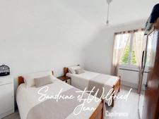 CHARLEVAL (27380) – Maison familiale entièrement rénovée avec sous-sol complet, jardin clos et prestations haut de gamme