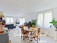 CHARLEVAL (27380) – Maison familiale entièrement rénovée avec sous-sol complet, jardin clos et prestations haut de gamme