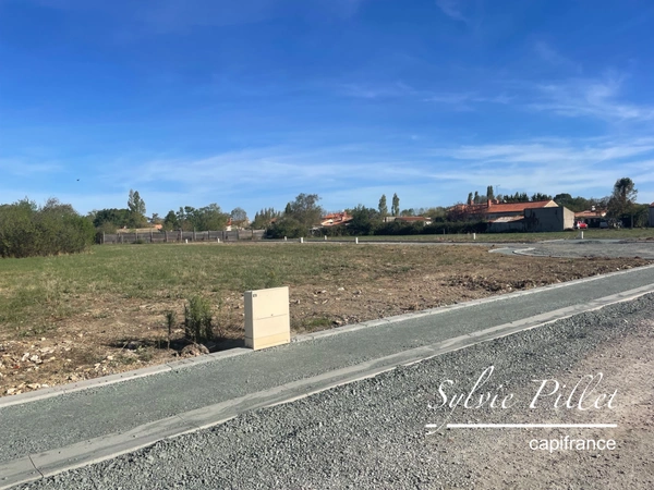 Terrain à vendre de 439 m² PUYRAVAULT en VENDEE (85)
