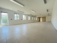 Ensemble immobilier mixte aux grands espaces : habitation & activité commerciale à Sainte-Radégonde-des-Noyers en VENDEE (85)