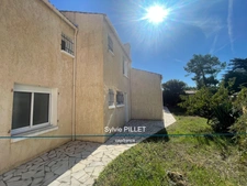 MAISON FAMILIALE DE 152 m2 AVEC PISCINE, GARAGE ET ESPACE INDÉPENDANT À DEUX PAS DE L'OCÉAN !
