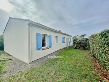 Maison 3 chambres avec véranda, garage et jardin – à Angles (85)