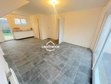 MAISON FAMILIALE DE 152 m2 AVEC PISCINE, GARAGE ET ESPACE INDÉPENDANT À DEUX PAS DE L'OCÉAN !