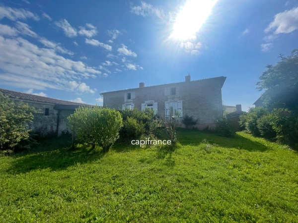 Maison à vendre 7 pièces VOUILLE LES MARAIS (85)