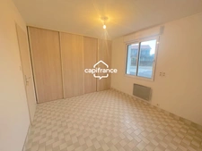 MAISON FAMILIALE DE 152 m2 AVEC PISCINE, GARAGE ET ESPACE INDÉPENDANT À DEUX PAS DE L'OCÉAN !