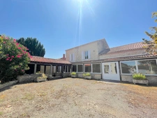 Ensemble immobilier mixte aux grands espaces : habitation & activité commerciale à Sainte-Radégonde-des-Noyers en VENDEE (85)