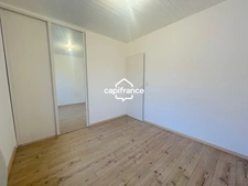 MAISON FAMILIALE DE 152 m2 AVEC PISCINE, GARAGE ET ESPACE INDÉPENDANT À DEUX PAS DE L'OCÉAN !