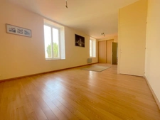 Ensemble immobilier mixte aux grands espaces : habitation & activité commerciale à Sainte-Radégonde-des-Noyers en VENDEE (85)