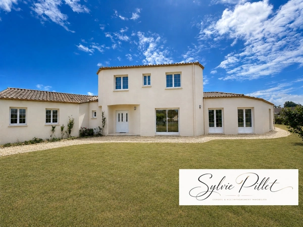 Maison à vendre 11 pièces SAINT MICHEL EN L'HERM (85)