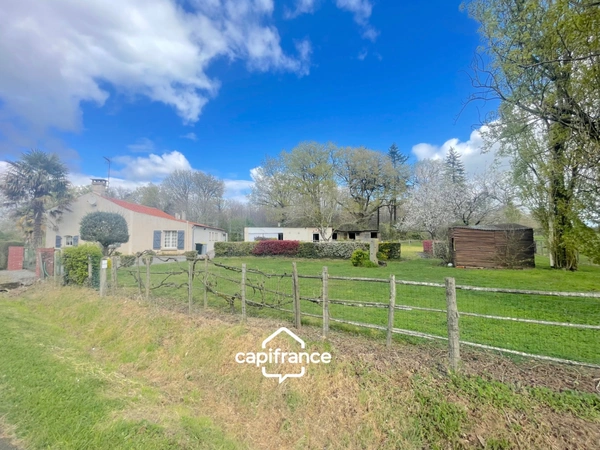 À vendre – Maison de campagne à SAINT CYR DES GATS (85)