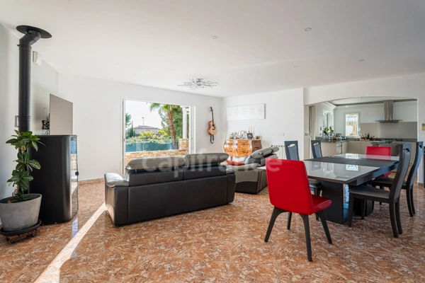 Maison à vendre 5 pièces LA CIOTAT (13) Terrain 3000 M2 Piscine,  Triple garage