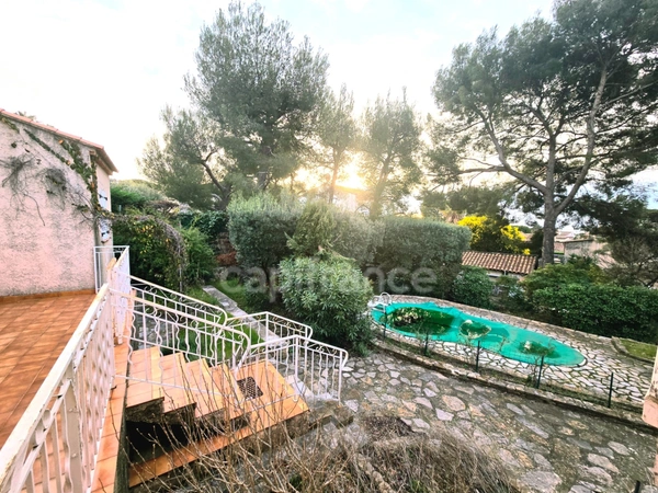 Maison à vendre 4 pièces LA CIOTAT (13) plein pied 120 m2 Piscine et Garage