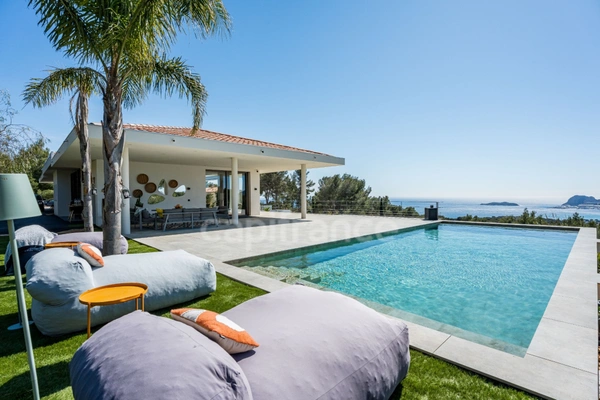 Propriété contemporaine d'exception avec vue mer panoramique à vendre 7 pièces CEYRESTE (13)