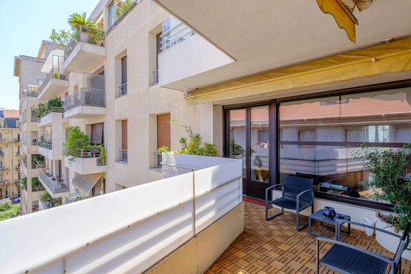 MARSEILLE 8ᵉ – À deux pas de la Place Delibes – Élégant appartement familial avec terrasse, cave et grand box en supplément