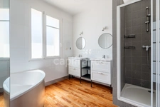 Duplex apartment for sale, 5 rooms, La Ciotat (13), 745 m² garden, swimming pool, parking, cellar