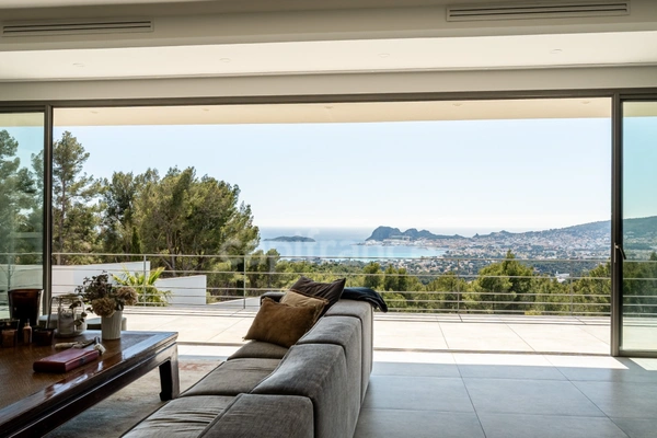 Propriété contemporaine d'exception avec vue mer panoramique à vendre 7 pièces CEYRESTE (13)