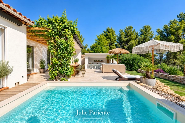 Propriété vue mer à vendre 6 pièces LA CIOTAT (13),1000 m2 terrain, piscine, pool house