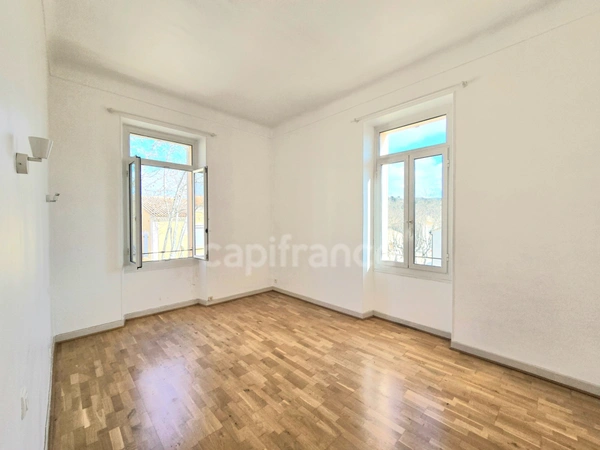 Appartement à vendre 4 pièces SAINT CYR SUR MER (83)