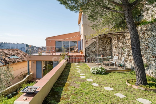 Propriété à vendre 5 pièces MARSEILLE 7EME ARRONDISSEMENT (13) VAUBAN