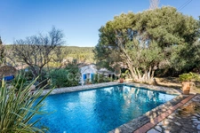 Maison à vendre 4 pièces CEYRESTE (13) sur 110 M2 de terrain, grande piscine, garage, parkings