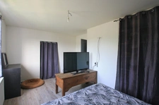 Maison rénovée,  3 chambres, sur un terrain clos de 1230 m².