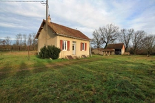 Maison de campagne, 2 chambres, avec dépendances.