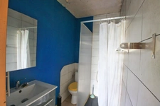 Maison de campagne, 2 chambres, avec dépendances.