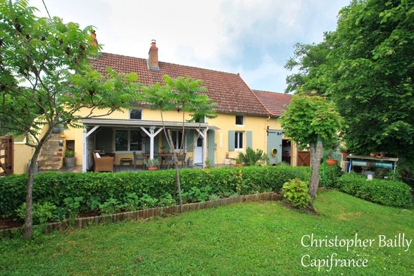 Maison de campagne 3 chambres sur 1 hectare.