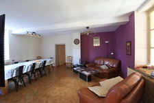 Spacieuse maison de bourg de 196 m², 5 chambres, sur un joli terrain de 5200 m².