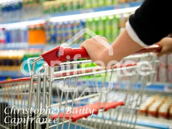 Fonds de commerce : activité d'épicerie multi-services prête à l'emploi.