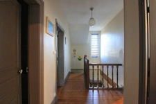 Charmante maison de style 1930, 4 chambres, à proximité des commodités.