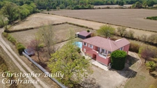 Maison 5 chambres, avec piscine et dépendances, sur un terrain de 4400 m².