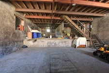 Maison du XIXème, 216 m² sur un terrain de 4200 m² avec de nombreuses dépendances.