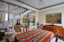 Charmante maison de village, 5 chambres sur 3600 m² de terrain. 