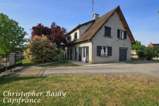 Maison rénovée,  3 chambres, sur un terrain clos de 1230 m².