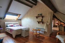 Longère 240 m² sur un terrain de 1,4 hectares.