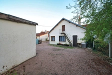 Maison de plain-pied, 3 chambres avec studio indépendant.
