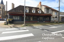 Ancien bar restaurant, équipé, avec belles pièces de réception et logement.