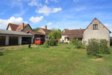 Spacieuse maison de bourg de 196 m², 5 chambres, sur un joli terrain de 5200 m².