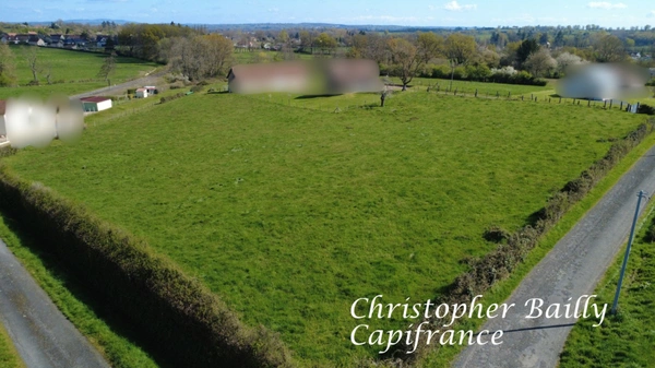 Terrain à bâtir sur la commune de Dompierre.