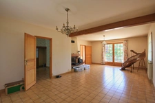Propriété 5 chambres, avec piscine et étang sur 3 hectares de terrain.