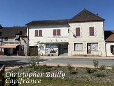 Maison 241 m² 6 chambres, à proximité directe des commodités.