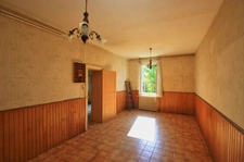 Maison 165 m² avec dépendances et puits.