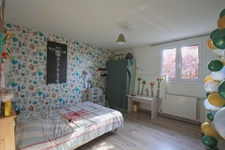 Maison rénovée,  3 chambres, sur un terrain clos de 1230 m².