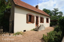 Maison de 74 m² sur un terrain de 1600 m², proche du bourg de Vaumas.