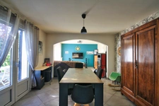 Maison rénovée,  3 chambres, sur un terrain clos de 1230 m².
