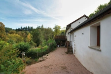 Longère 240 m² sur un terrain de 1,4 hectares.