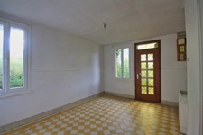 Maison 4 chambres avec grande dépendance sur 1300 m² de terrain.
