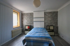 Maison 4 chambres avec spacieuse dépendance.