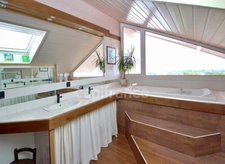 VUE LAC LÉMAN – VILLA D’ARCHITECTE AVEC PISCINE & STUDIO INDÉPENDANT - MARIN (74)